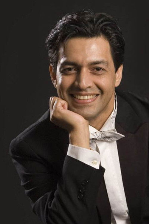 Mehrzad Montazeri as Octavio