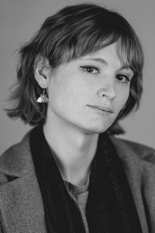 Lily Paris as Bea Juan (voice)