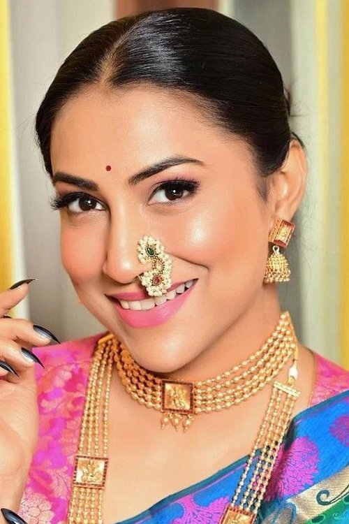 Kranti Redkar as Dancer