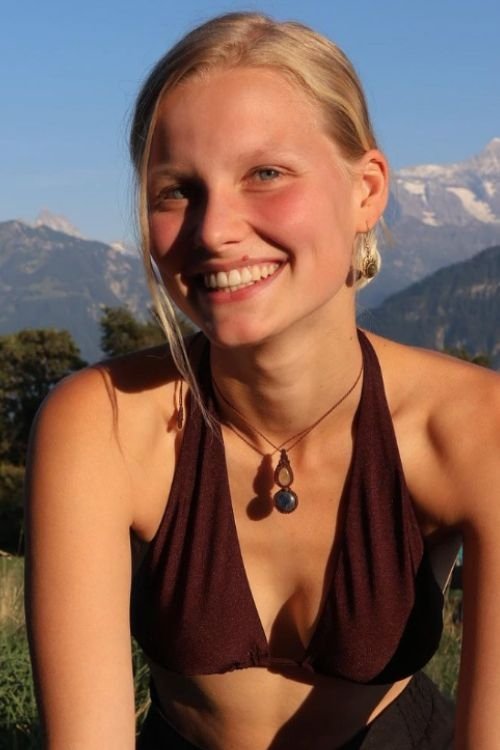 Isa Zwart as Maartje Wesseling