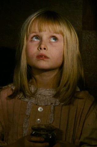 Kristýna Kohoutová as Alice