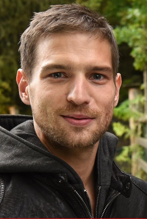 Robert Finster as Peter