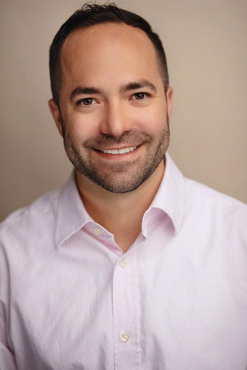 Michael Gillespie as Pete Levins