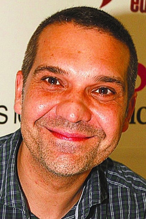 Cels Piñol as Policeman