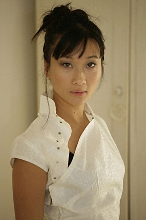Teo-Wa Vuong as Leila