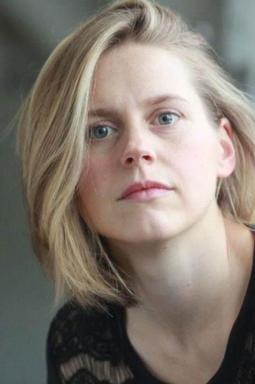 Chloé Berthier as Sandra Tortois