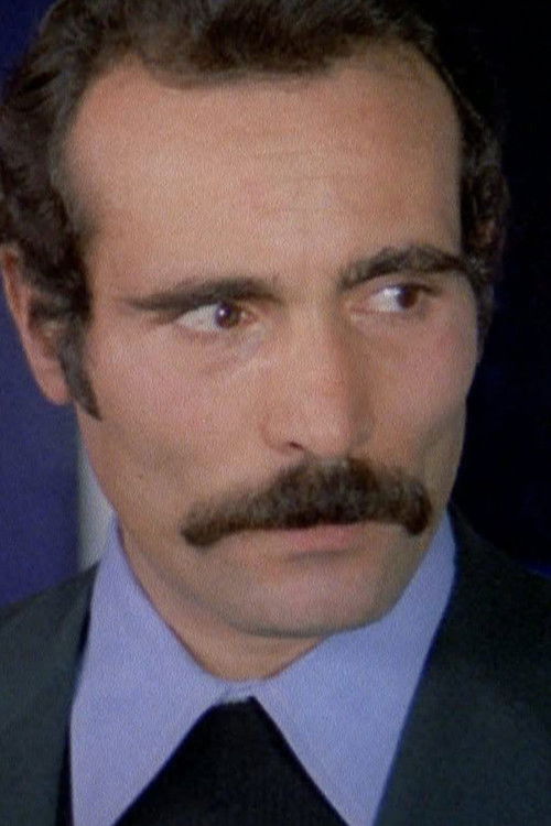 Vittorio Pinelli as Maione Thug