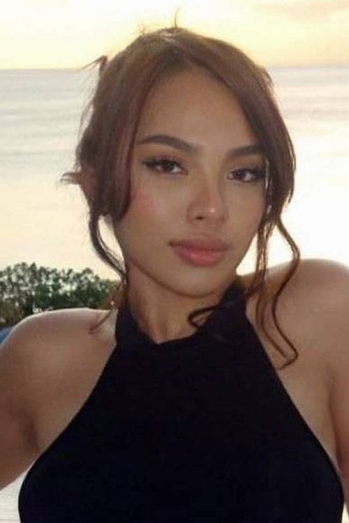 Mia Cruz as Isabelle