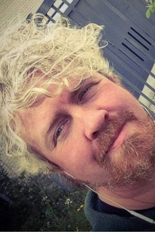 Thomas Jæger as Royce