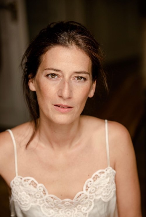 Christina Altounis as Mutter