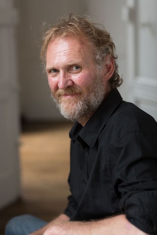 Pierre Le Baleur as L'homme aux poissons morts