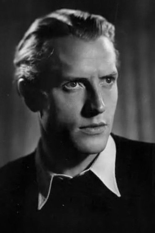 Kurt Müller-Graf as Leutnant Rainer von Teschenbach