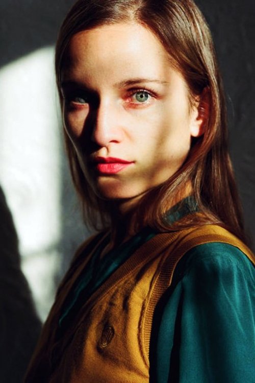 Iva Radivojević as FryBaby's Employee