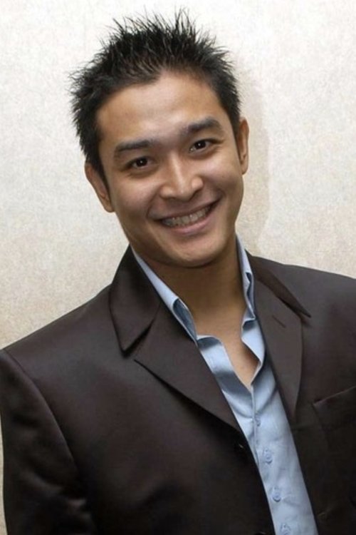 Irgi Fahrezi as Herry Dharmawan (Ayah Iqbal)