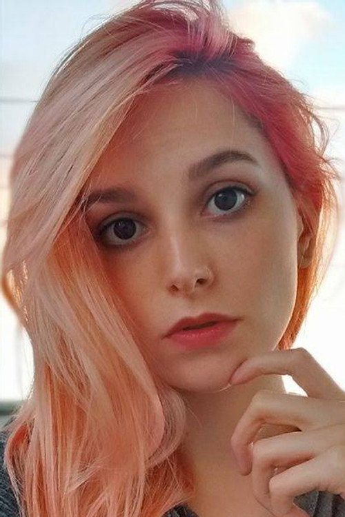 Maíra Britto as Esmeralda