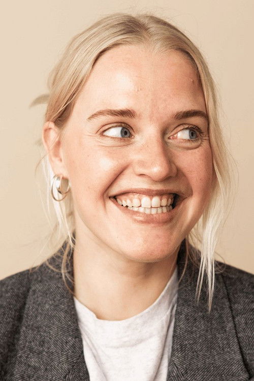 Emma Thomsen as Sig selv