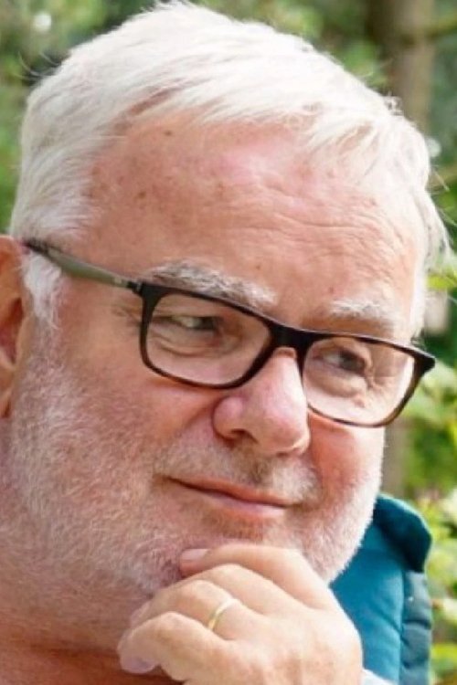 Roland Hemmo as Otto (voice)