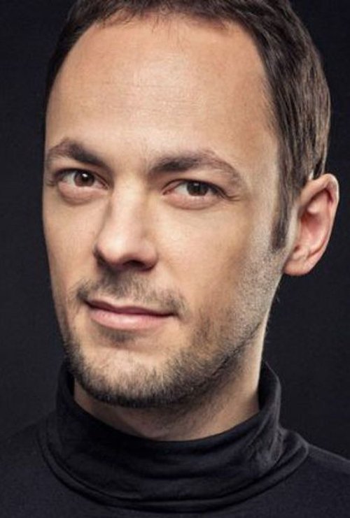 Aurélien Portehaut as Gauvain