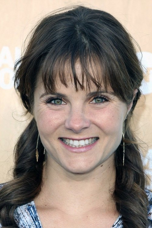 Ellen Wroe as Shelby (Woman)