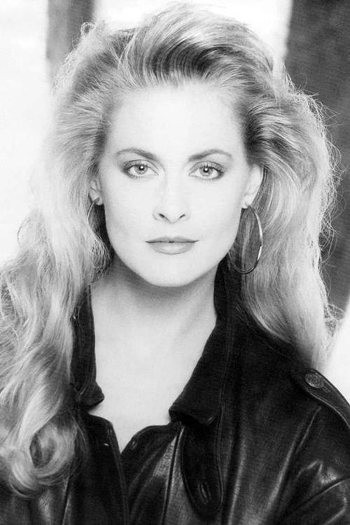 Michele Brin as Miranda Cross