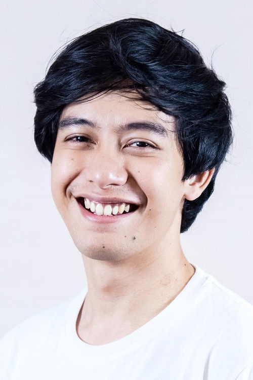 Tubagus Ali as Gilang