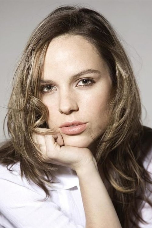 Luciana Echeverría as Damiela Estévez