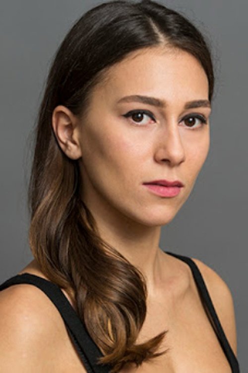 Sinem Köseoğlu as Older Sister