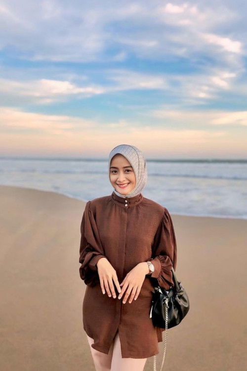 Millanie Yuliaramsyah as Anahita