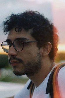 Leônidas Oliveira as 