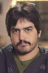 Federico Sosa as Traficante 3