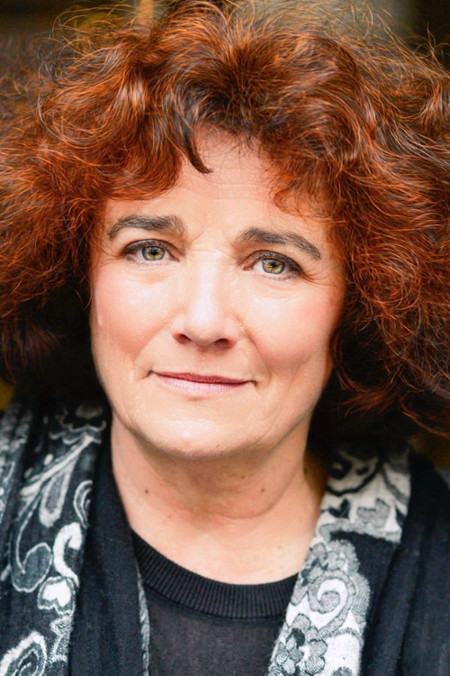 Coline Serreau as Sonia, associée de Mme Losseray