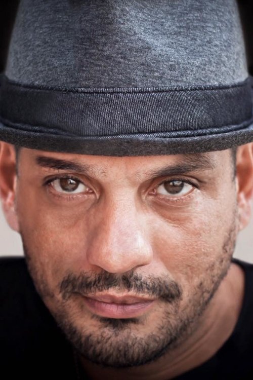 Santiago Cirilo as Santiago