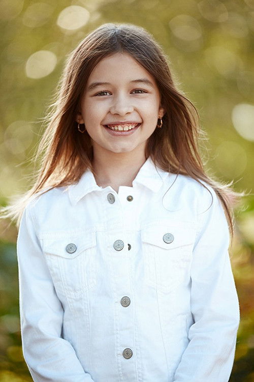 Kiera Laidman as Fan Girl 4