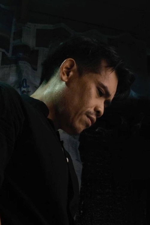 Piyarach Pleanphan as Doc