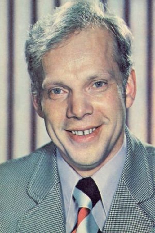 Aleksandr Potapov as Averyanov