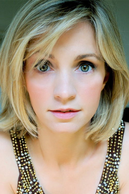 Cara Dillon as Singer