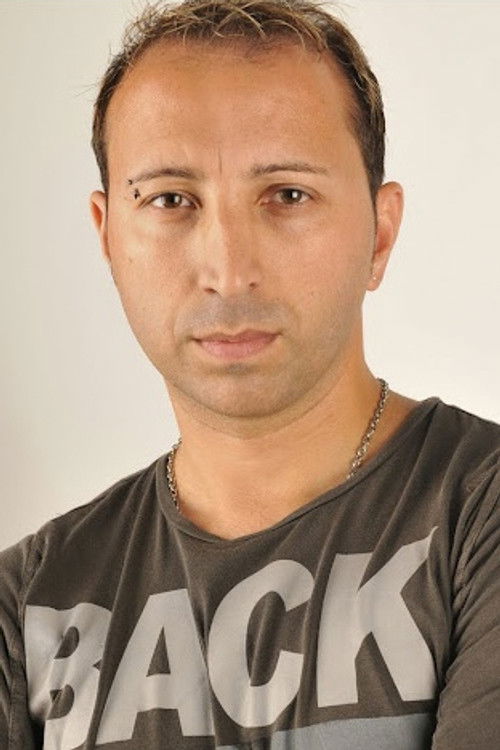 José Carlos Mascarenhas as Estafeta