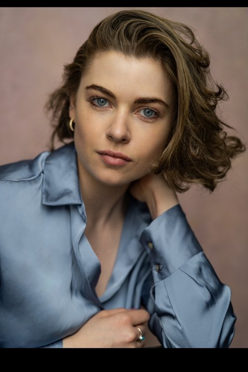 Juliette Crosbie as Louise