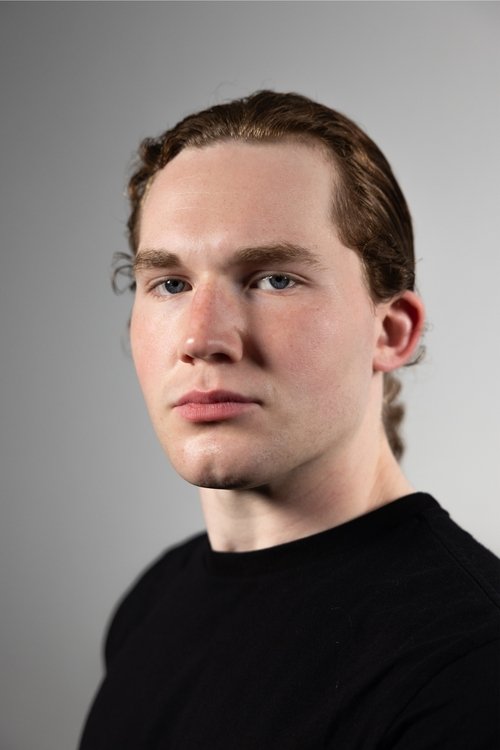 Brennan Gordon Metz as Beto Francis