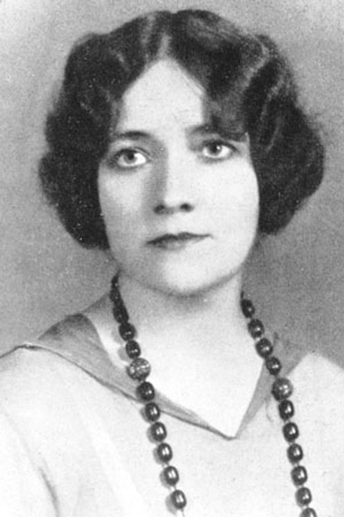 Almeda Fowler as Clemmie's Secretary