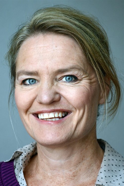 Turid Gunnes as Kari