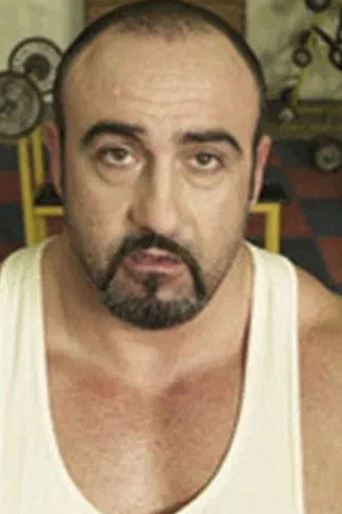 Luis María Montanari as Chiquito