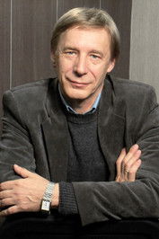 Vitaly Makhov as Police Lieutenant