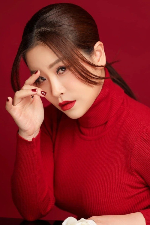 Kiều Linh as Thím Tư