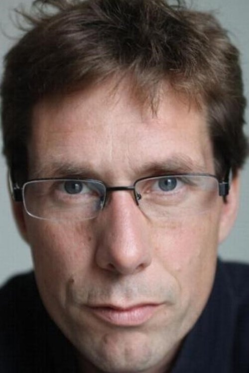 Barnaby Apps as Acheteur bowling