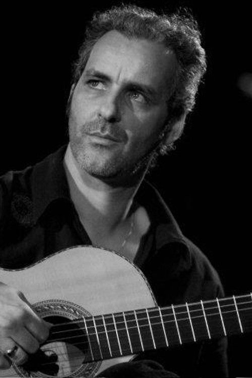 Taofik Farah as Self - Guitare acoustique