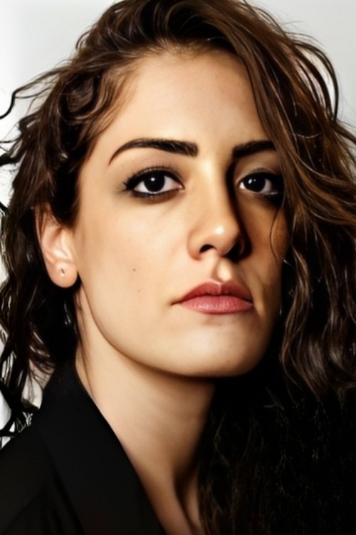 Ayşe Gülerman as Özde