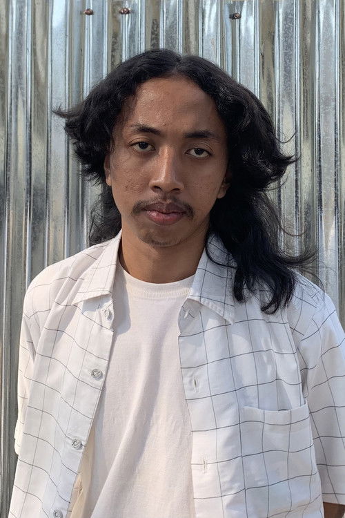 Yosef Bergas Rosarianto as Puppeteers