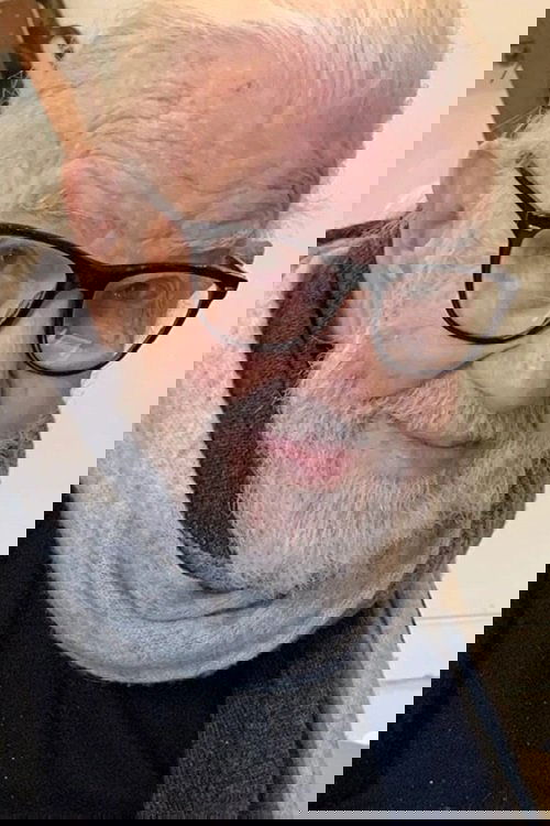 Robert Vincent O'Neil as Peter Post