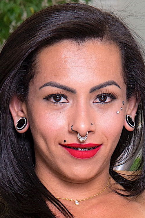 Isabelly Ferreira as 